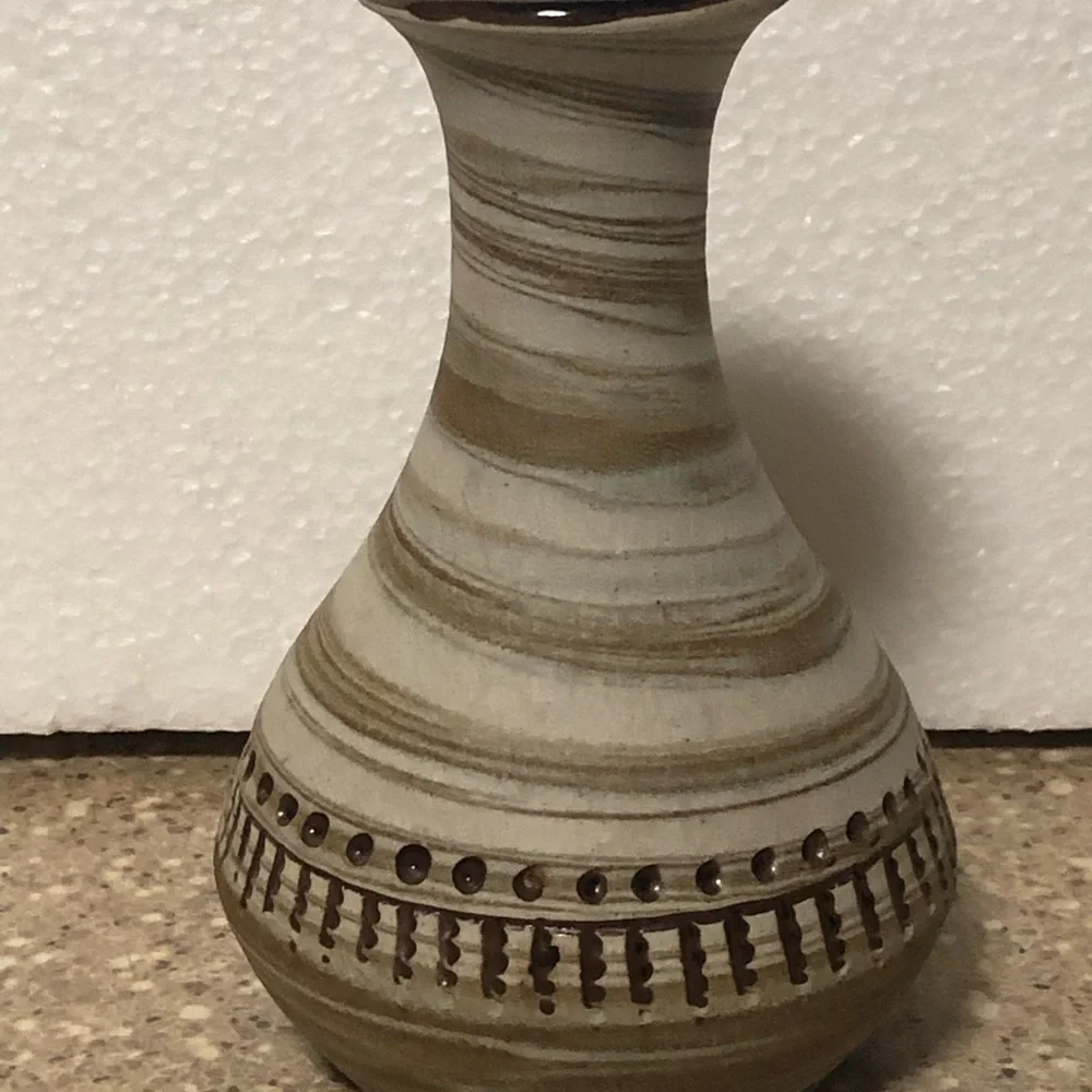 Handcrafted Two-Tone Stoneware Clay Pottery New Zealand Vase